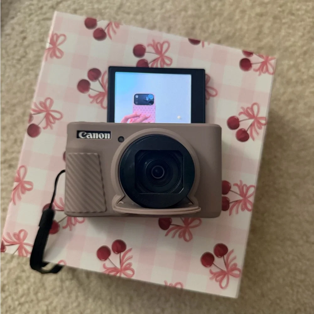 Canon SX740 Camera with Taupe Camera Case with Strap